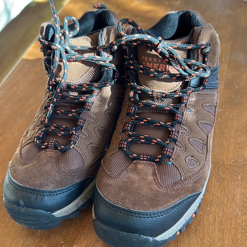 VGUC Perry, Ellis boys, hiking boots, size 5 big kids